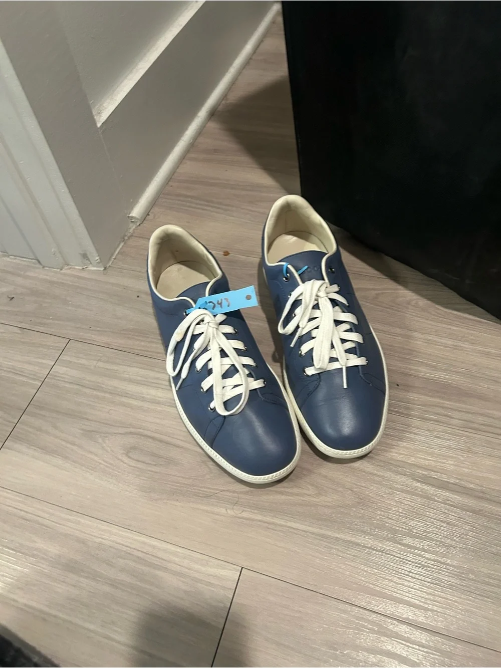 Gucci Blue Leather Low-Top Sneakers with White Laces